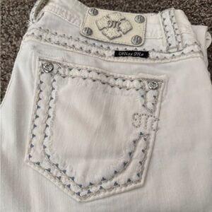 Signature White Skinny Jeans with Contrast Topstitching